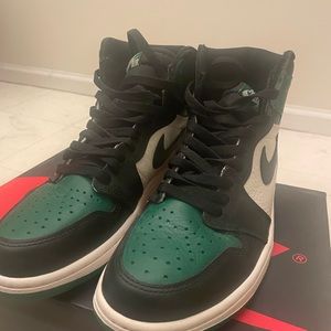 Jordan 1’s - Pine Green